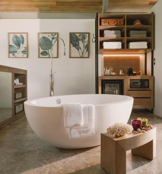 ویلای 4 خوابه, Villa Escape Burasari