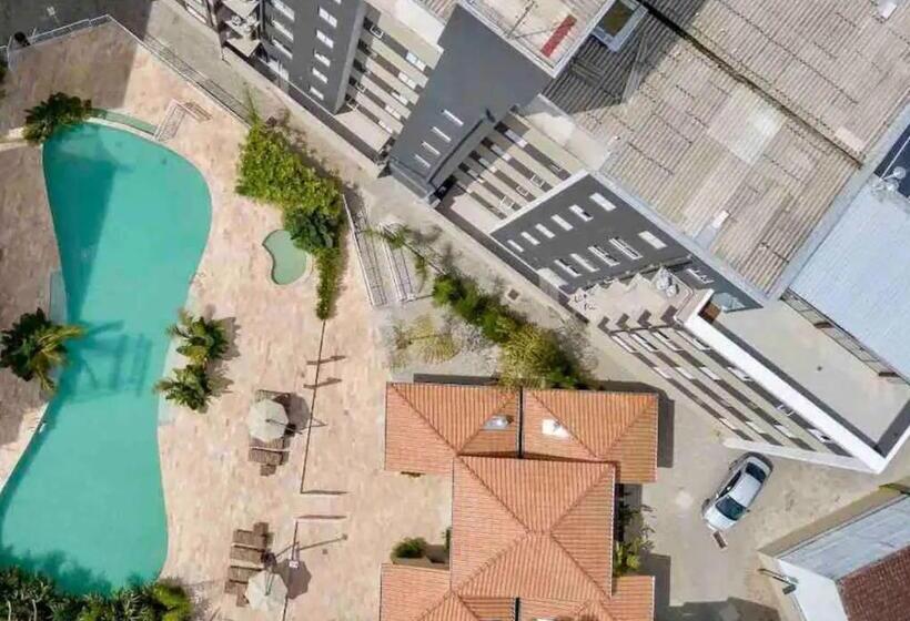 آپارتمان 1 خوابه با چشم‌انداز استخر, Jardim Das Palmeiras Ii   Home Resort