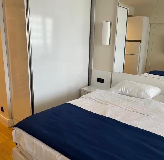 استودیوی استاندارد با چشم‌انداز دریا, Orbi City Apartament Block а 1767