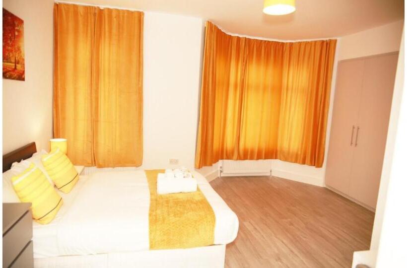 اتاق لوکس سه تخته, Cricklewood Deluxe Ensuite Room