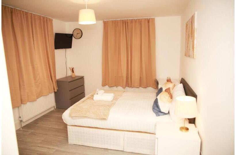 اتاق اکونومی, Cricklewood Deluxe Ensuite Room