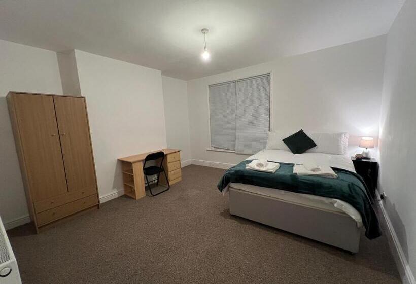 اتاق استاندارد, The Coral Guest House 1 Fratton Park Portsmouth