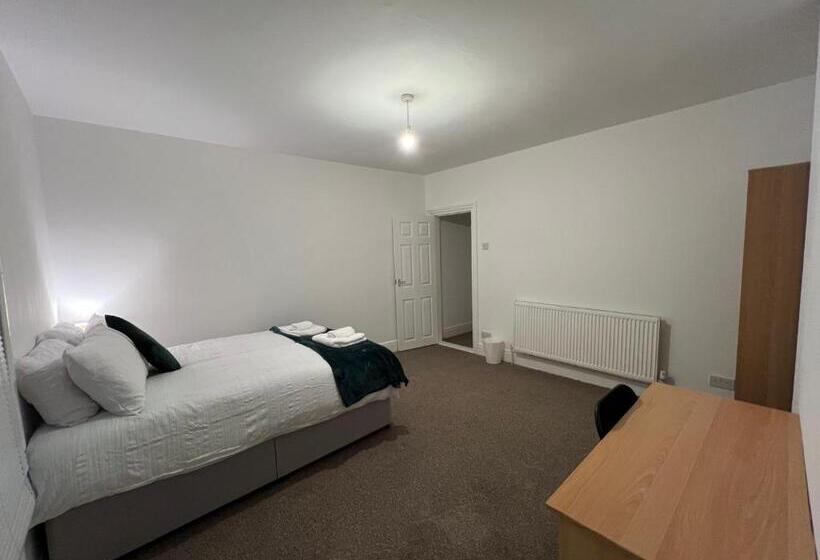 اتاق استاندارد, The Coral Guest House 1 Fratton Park Portsmouth