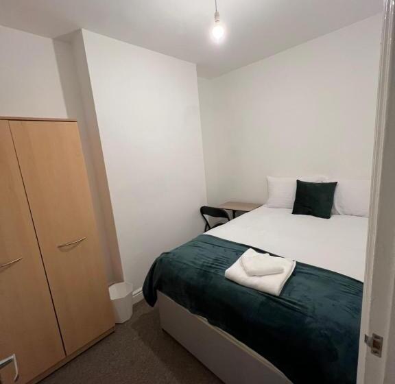 اتاق اکونومی, The Coral Guest House 1 Fratton Park Portsmouth