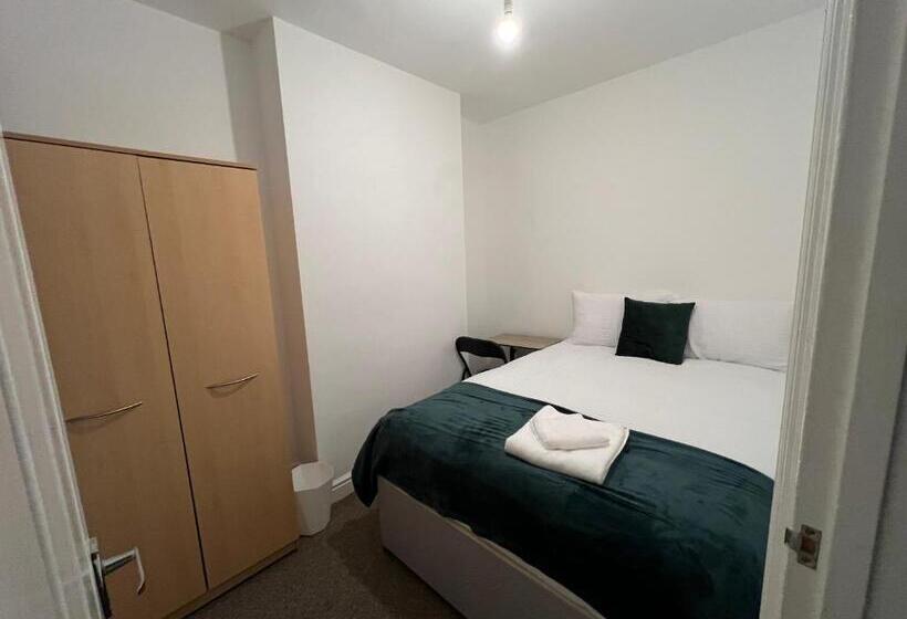 اتاق اکونومی, The Coral Guest House 1 Fratton Park Portsmouth