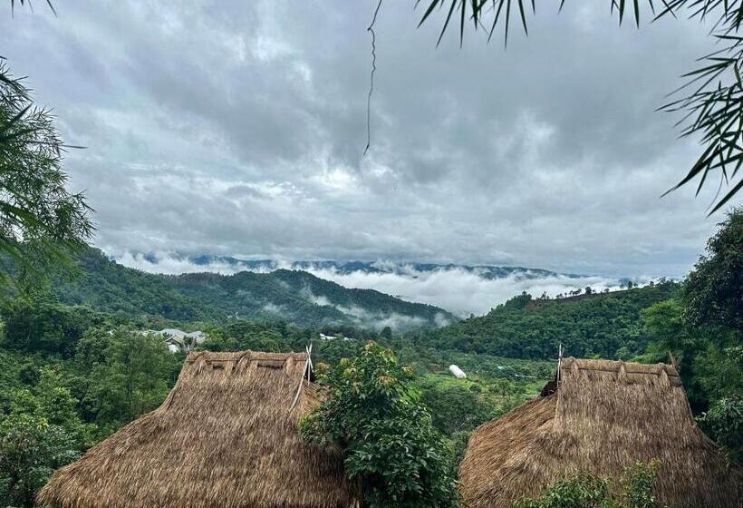 اتاق استاندارد با چشم‌انداز کوهستان, Wanna’s House