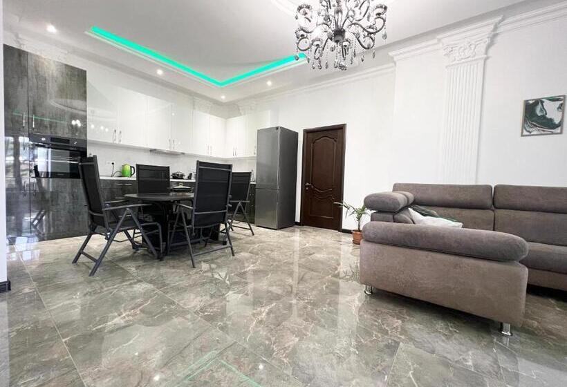 آپارتمان 1 خوابه با چشم‌انداز استخر, Ashtarak Tun