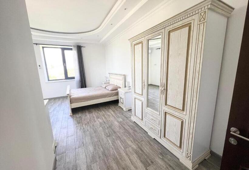 آپارتمان 1 خوابه با چشم‌انداز استخر, Ashtarak Tun