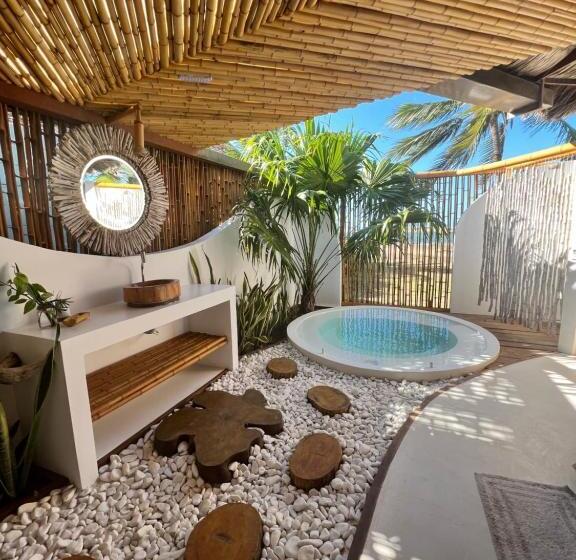 سوییت با استخر, Bambu Blu Lagoon Homes