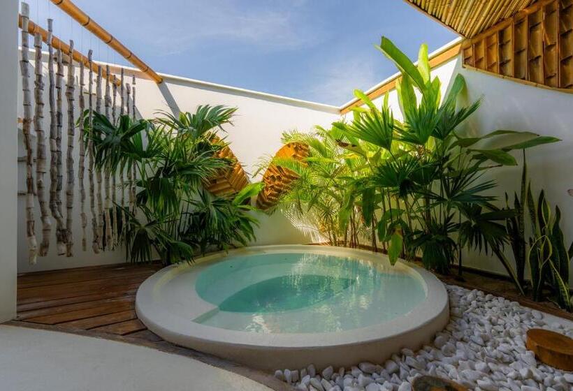 سوییت, Bambu Blu Lagoon Homes