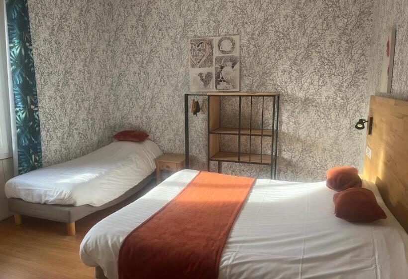 اتاق استاندارد سه نفره, Le Petit Montmartre