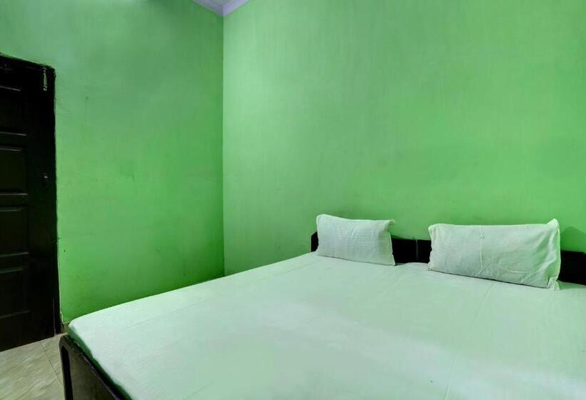 اتاق کلاسیک سه تخته, Oyo Lavish Guest House