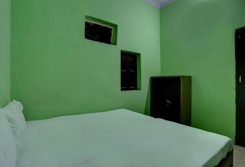 اتاق کلاسیک سه تخته, Oyo Lavish Guest House