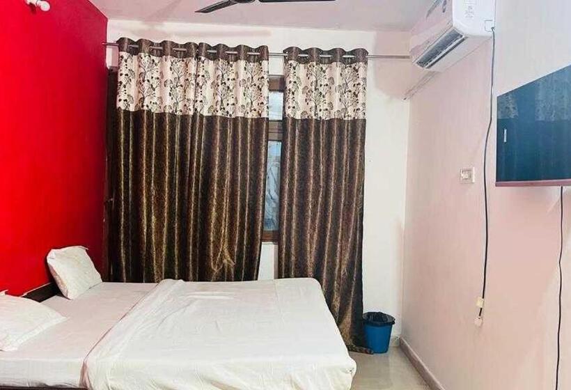 اتاق کلاسیک سه تخته, Oyo Flagship Hotel The Fortune Vision