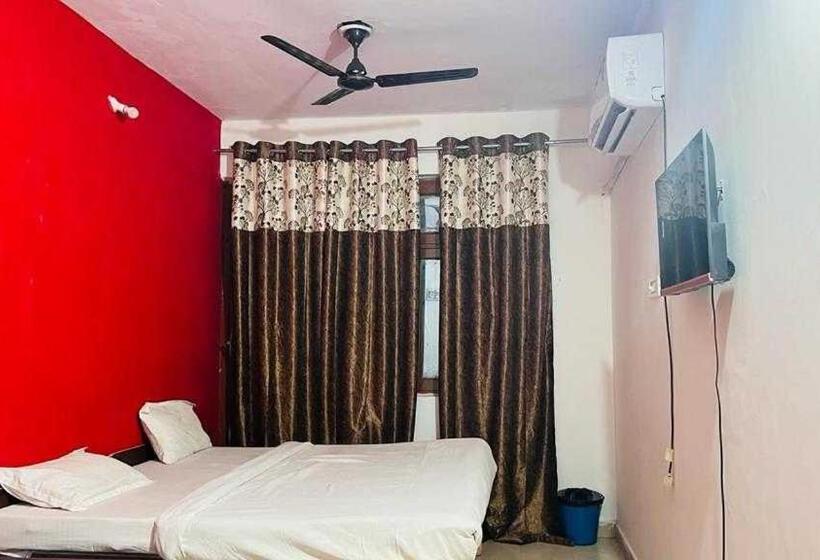 اتاق کلاسیک سه تخته, Oyo Flagship Hotel The Fortune Vision