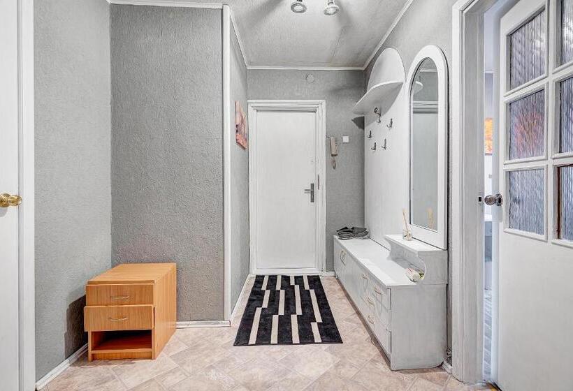 اتاق استاندارد با تراس, Private Rooms With Balcony Next To Station