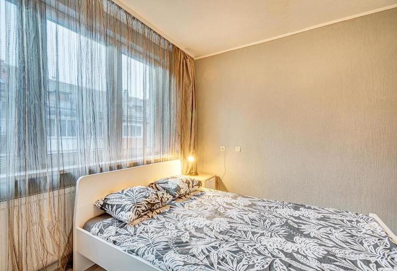 اتاق استاندارد با تراس, Private Rooms With Balcony Next To Station