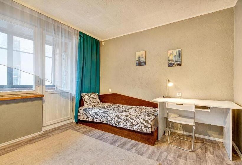 اتاق استاندارد با تراس, Private Rooms With Balcony Next To Station