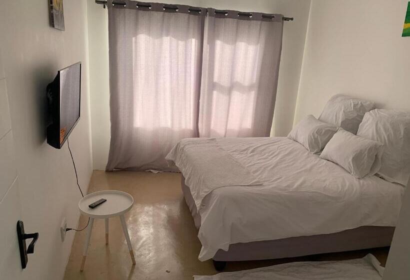 اتاق لوکس, Teya Travellers Accommodation