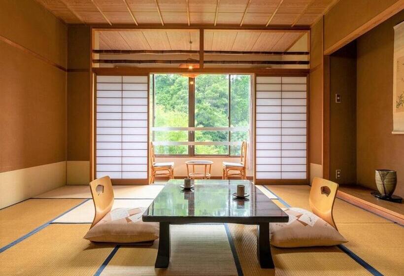 اتاق استاندارد چهارنفره با سرویس بهداشتی مشترک, 秘境のおやど 龍峡亭　hikyounooyado Ryukyoutei