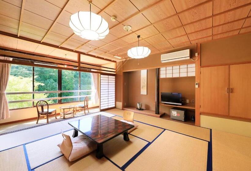 اتاق استاندارد چهارنفره با سرویس بهداشتی مشترک, 秘境のおやど 龍峡亭　hikyounooyado Ryukyoutei