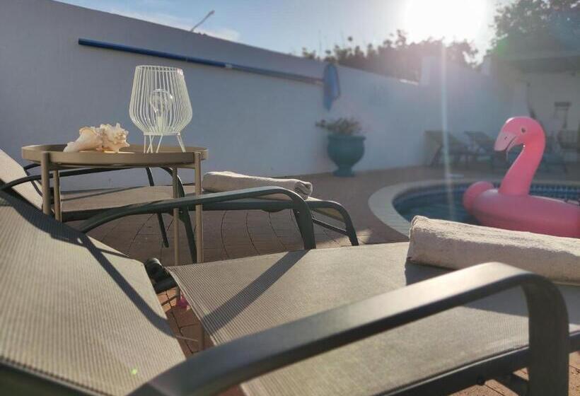 سوئیت با تخت بزرگ, Saint Joris A Tiny Boutique Resort