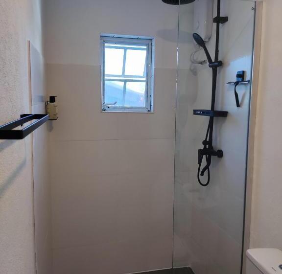 1 Bedroom Apartment Lake View, Saint Joris A Tiny Boutique Resort