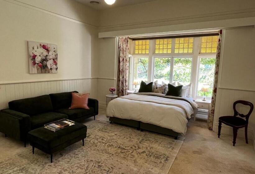 اتاق لوکس با تخت بزرگ, Tanglewood House, Sheffield Tasmania