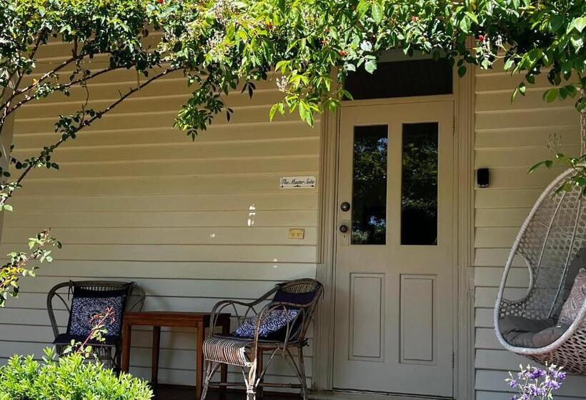 اتاق لوکس با تخت بزرگ, Tanglewood House, Sheffield Tasmania