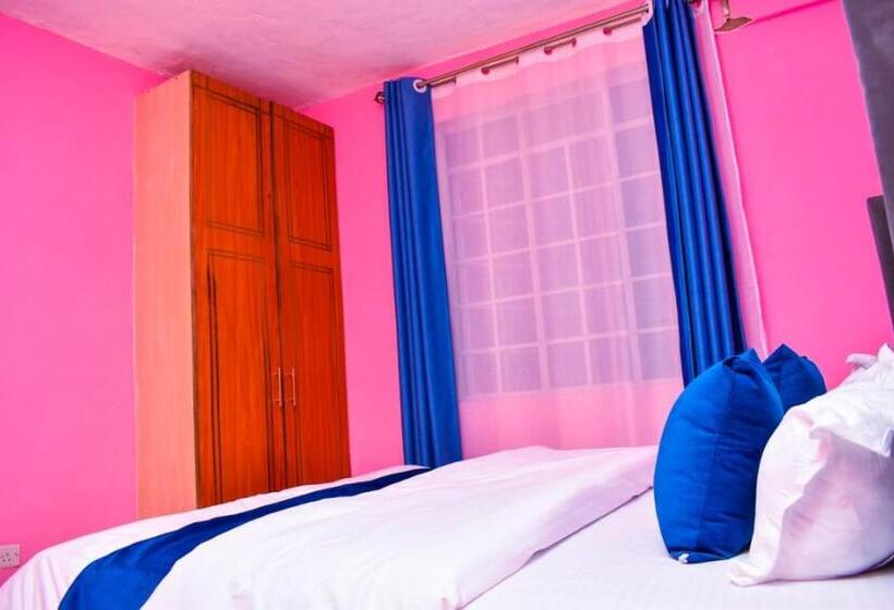 اتاق خانوادگی با سرویس بهداشتی مشترک, Tiamcy Homes