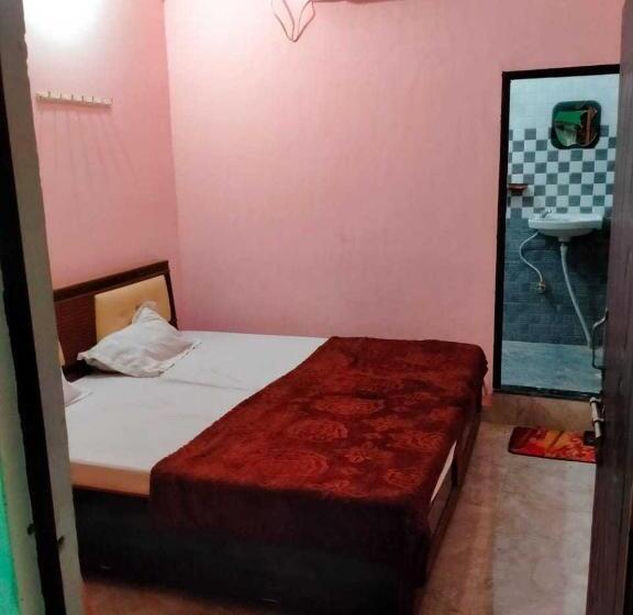 اتاق کلاسیک سه تخته, Oyo 81176 Mahadev Paying Guest House