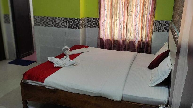 اتاق کلاسیک سه تخته, Oyo Flagship 81090 Pragati Beach Resort