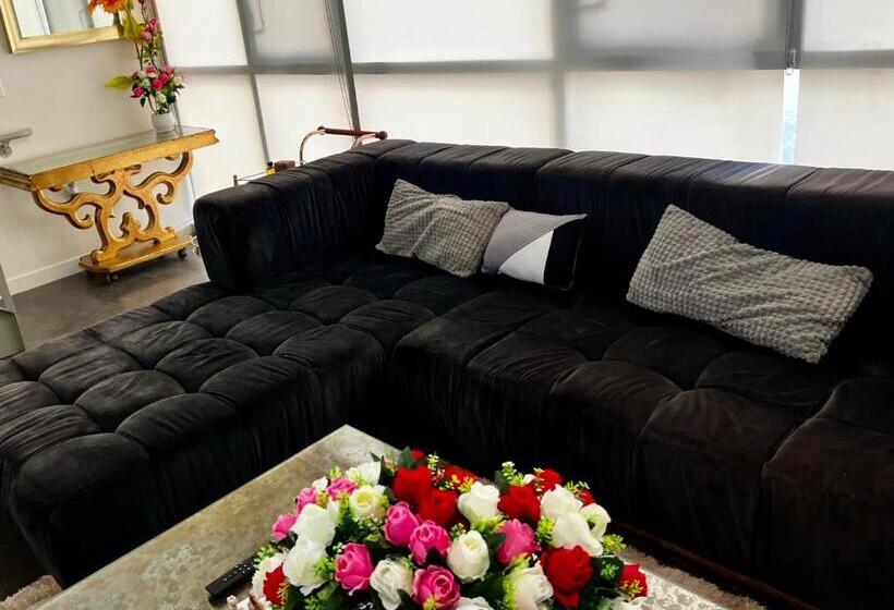 1 Bedroom Penthouse Apartment, Luxury Sky Rise