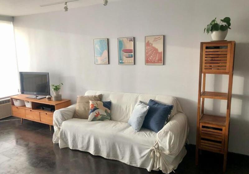 استودیوی لوکس, Marine Surf Waikiki