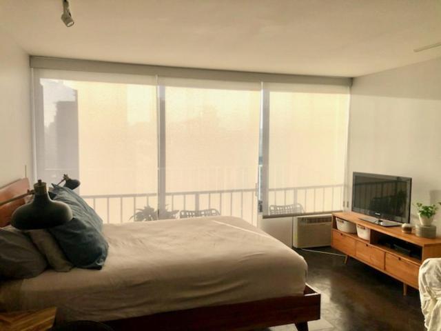 استودیوی لوکس, Marine Surf Waikiki