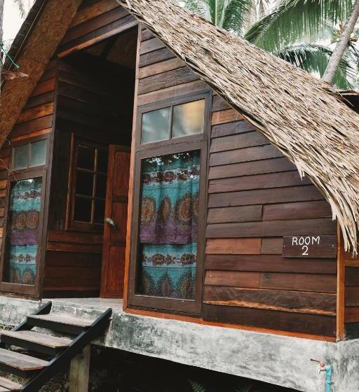 اتاق لوکس با تخت بزرگ, Coco Camping Koh Kood