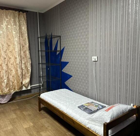 اتاق استاندارد سه نفره, Ararat Poznyaki Hostel Kyiv