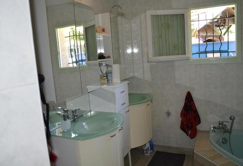Номер Стандарт Индивидуальный Совместная Ванная, Chambre Au Doux Refuge