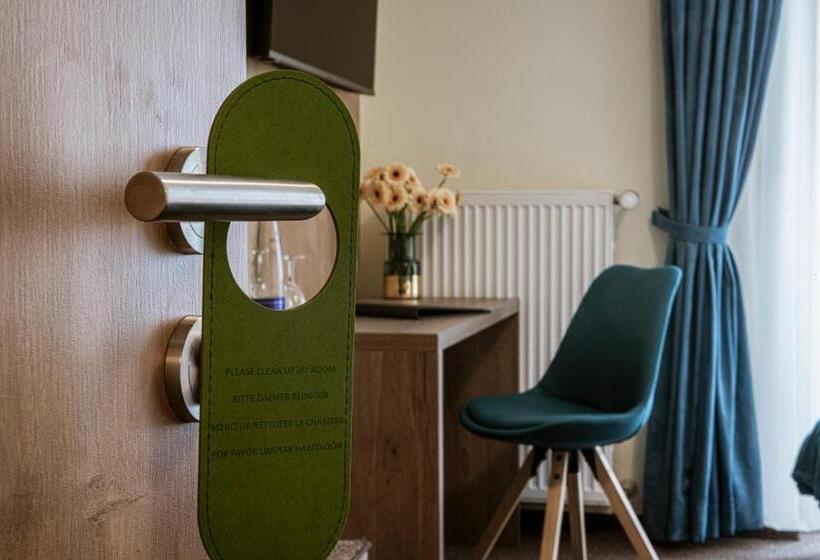 اتاق استاندارد, Gasthof Hotel Drei Tannen Altdorf