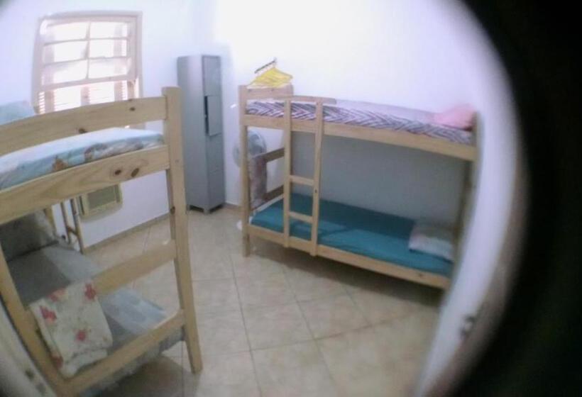 اتاق استاندارد چهارنفره با سرویس بهداشتی مشترک, Hostel Casa 6