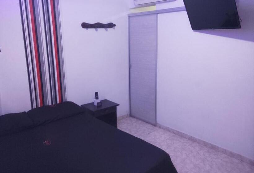 اتاق لوکس, Astor Plaza