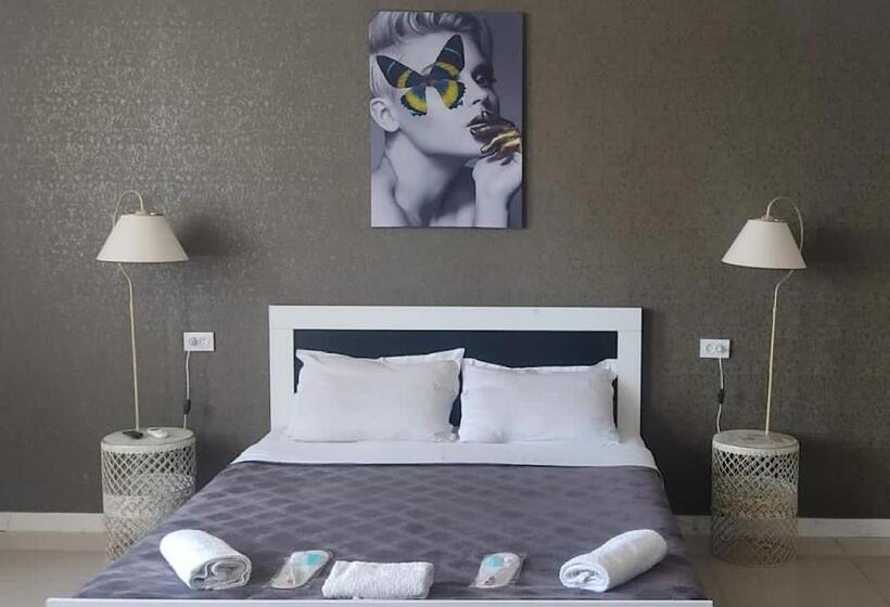 اتاق لوکس, Lux