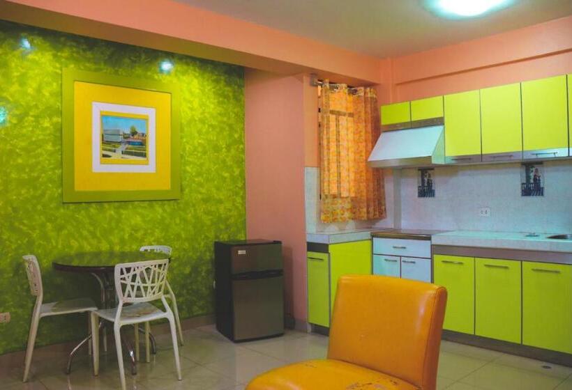 سوییت خانوادگی, Residencial Los Tres Pinos
