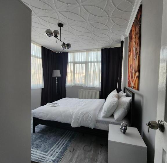 1 Bedroom Penthouse Apartment, Taxim No1 Suites