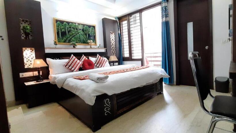 اتاق لوکس با بالکن, Sunrise B&b
