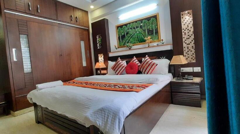 اتاق لوکس با بالکن, Sunrise B&b