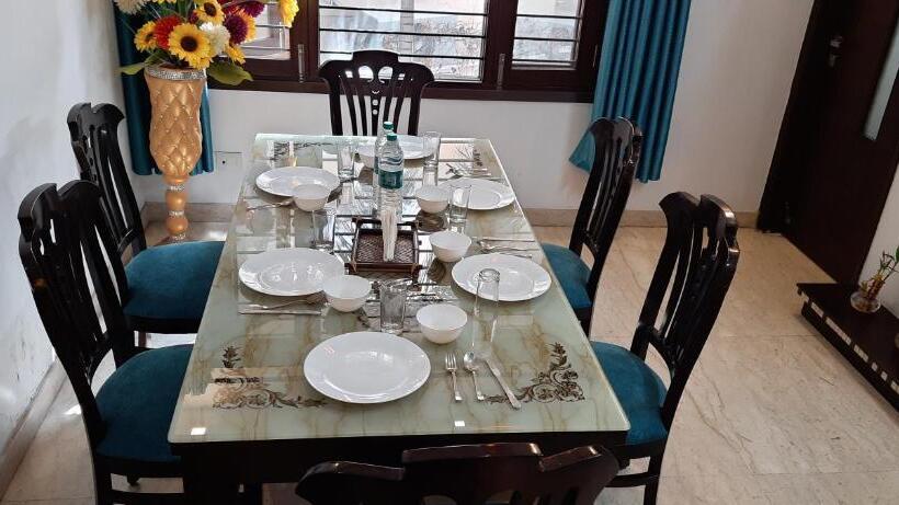 اتاق لوکس با بالکن, Sunrise B&b