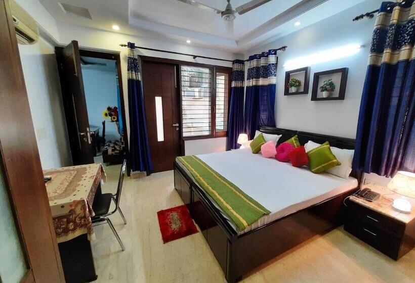 اتاق لوکس با بالکن, Sunrise B&b