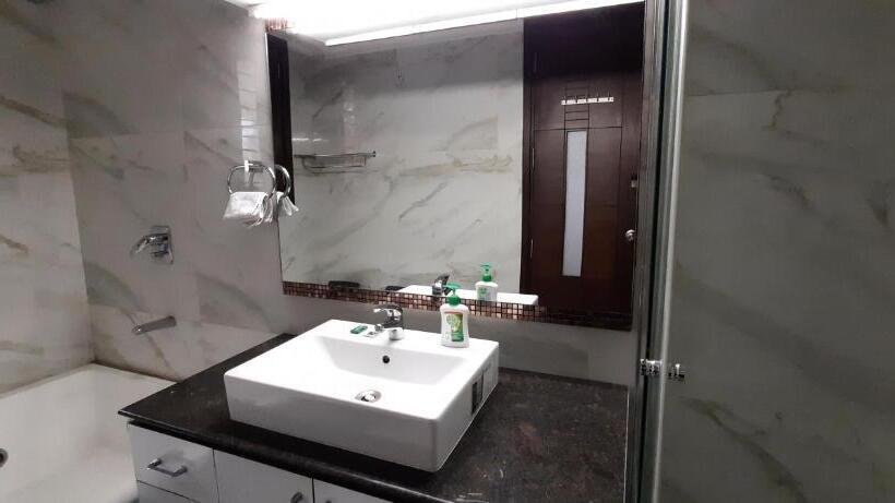 اتاق لوکس با بالکن, Sunrise B&b
