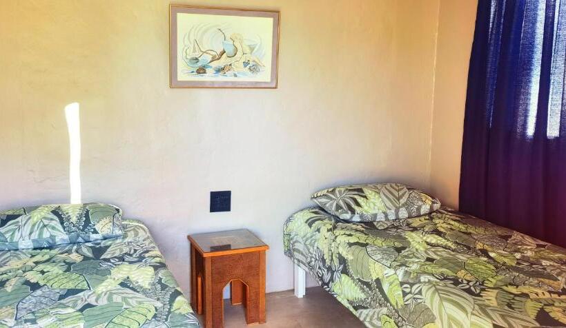 اتاق استاندارد با سرویس بهداشتی مشترک, Moonsong Accommodation & Camping